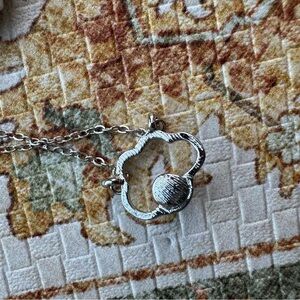 Silver Tone Clover Outline Necklace